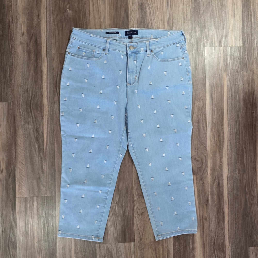 Charter Club Bristol Capri Jeans Light Wash Sailboat Embroidered Petite 16P